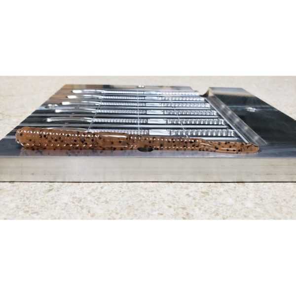 4″ MC Worm Mold