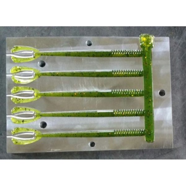 5.5″Kicker Tail Worm Mold